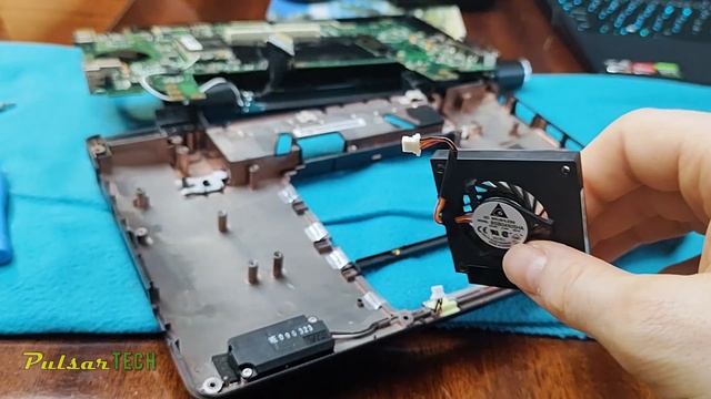 Epic Time Travel: Deconstructing A 15 Years Old Netbook Relic!