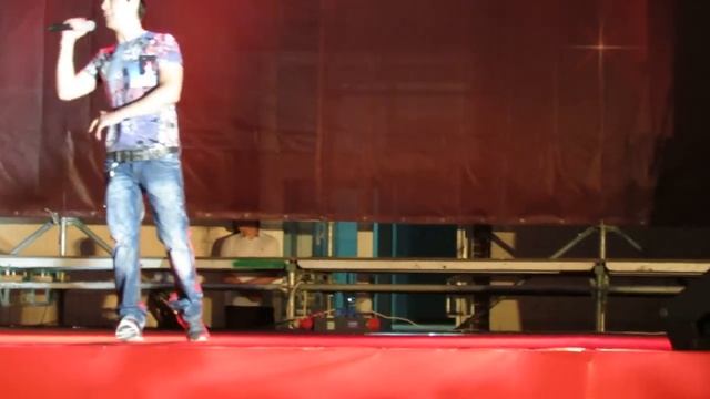 День Победы 2013г. Юра Шатунов на Петровке г. Донецк (часть 1)