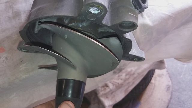 Гидроскутер BRP Sea-Doo Rotax- последствие катания по меляку. Замена поломанной  втулки водомёта.