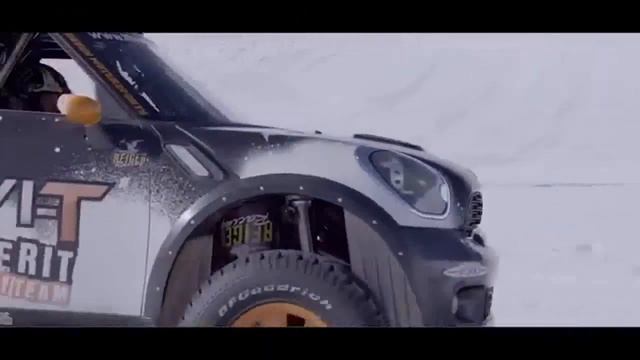 Герлен Шишери. Полное обратное сальто на автомобиле.