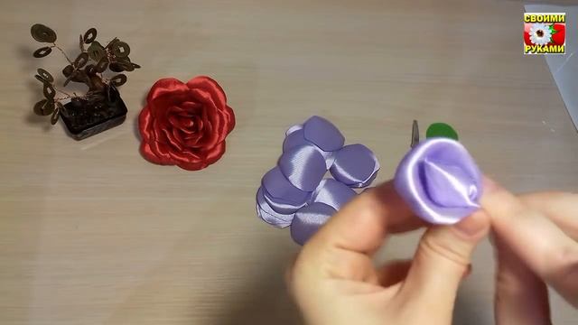 Заколки для волос с большими розами канзаши (англ.)