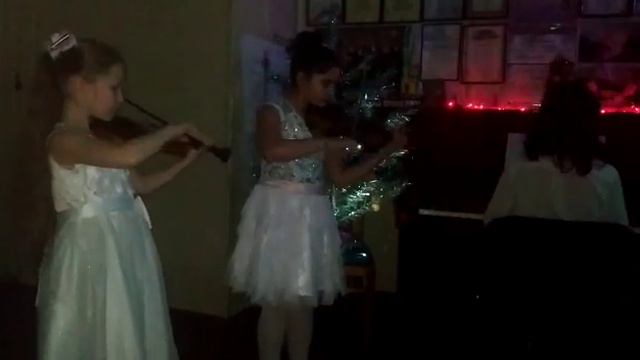 Зі святом вітає оркестровий відділ класу скрипки 