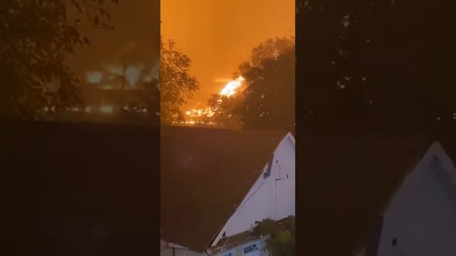 днр, предположительно горит нефтебаза