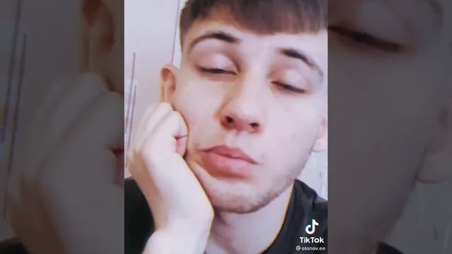 А вот так вот мажет не помада