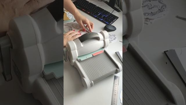 Как вырубить надпись или картинку в скрапбукинге.