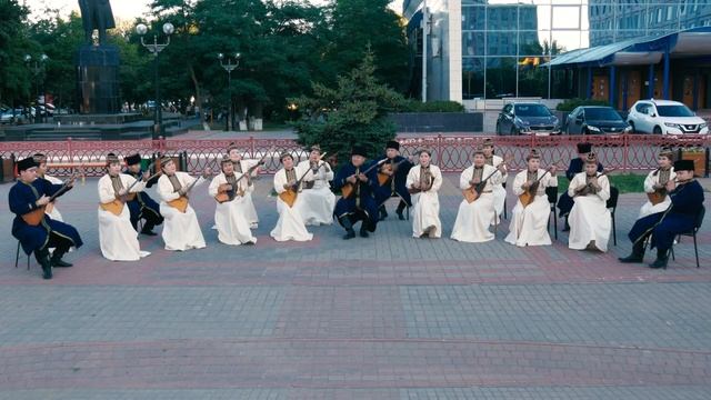 Калмыцкие домбровые наигрыши «Зуна наадн».mp4