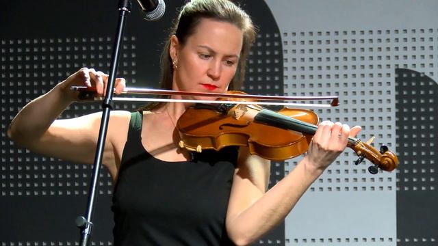 Инструментальный ансамбль: Никонычев Олег , Овсяницкая Екатерина , Гарбузова Мария. Moon River