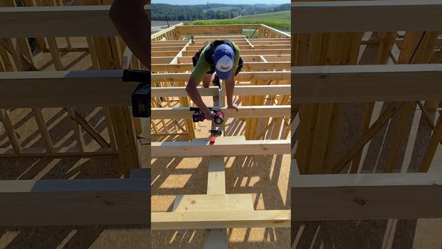 Дом 119м². Сборка перекрытия чердака.