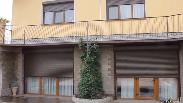 защита и комфорт, ролеты на все окна частного дома
