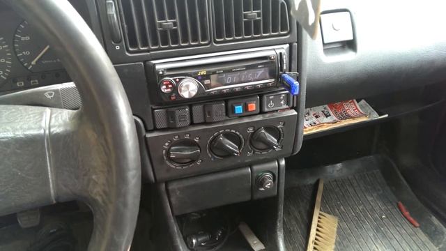 Кнопка START-STOP Engine в машине