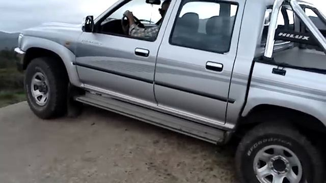 Toyota Hilux 4x4 En Las Sierras De Córdoba, Argentina