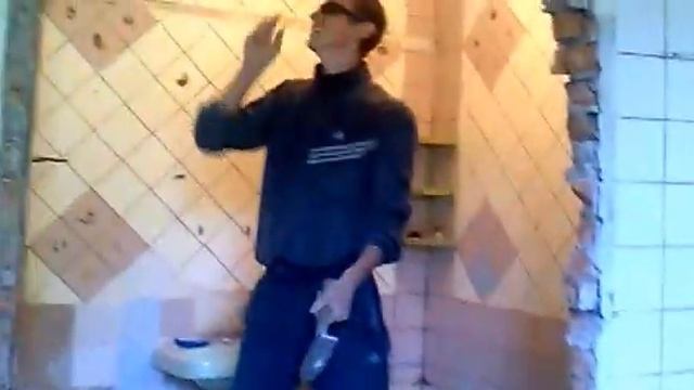 Как не надо рушить стену