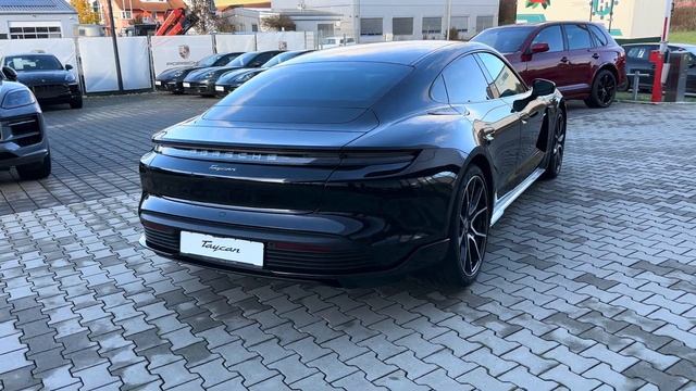 Porsche Taycan, Tiefschwarzmetallic, 