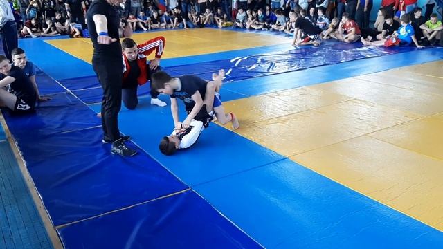 Белозоров Русла 2-схватка  по панкратиону раздел (No-Gi).тр.Аракелов.Г.Д. 27.04.2019.г.