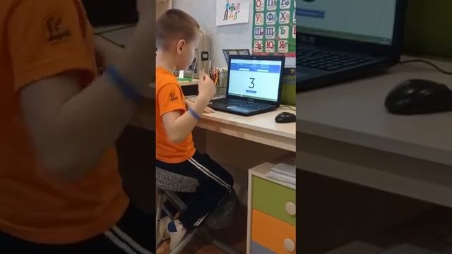 Вау! Мальчик считает быстрее калькулятора!!!