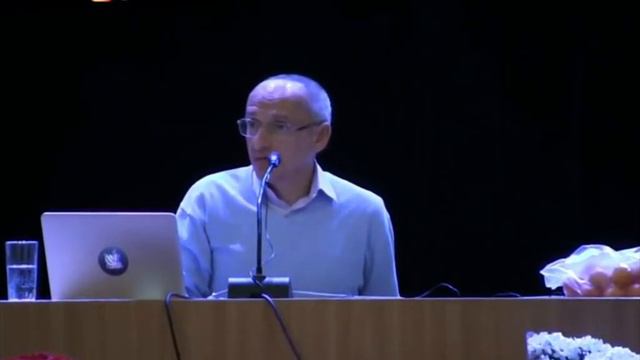 Почему мужчине важно сделать свою женщину счастливой.