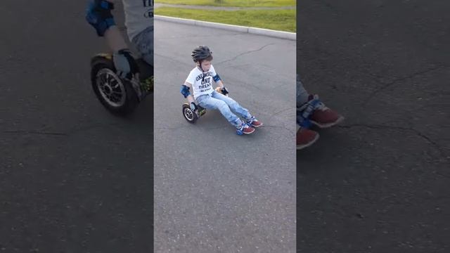 Гироскутер+миниролики. Крутые гонки!