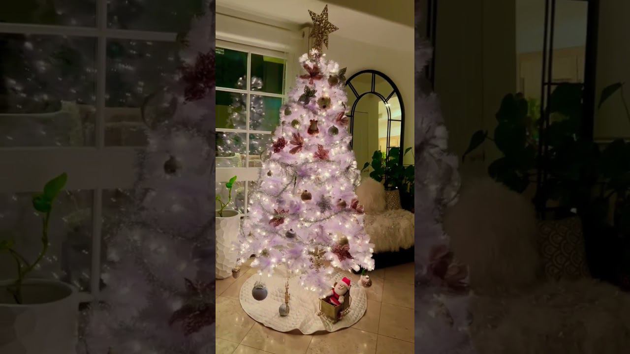 Christmas Is Coming, It’s The Time Of Year When The World Falls In Love… #piano #whitechristmastree