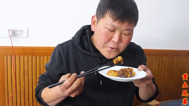 小波心血来潮制雪景，却当场翻车？星星只得做道羊肉炖萝卜驱寒！【黄土兄弟】