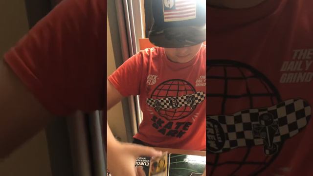 Обзор распаковка карточек покемон и футбольные #покемон #футбол #обзоригр #распаковка