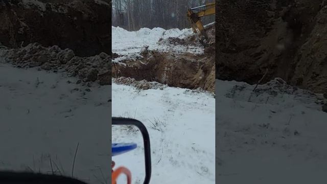 Пруд в деревне, первая стадия строительства, 20*10*3 цена 60 руб за куб