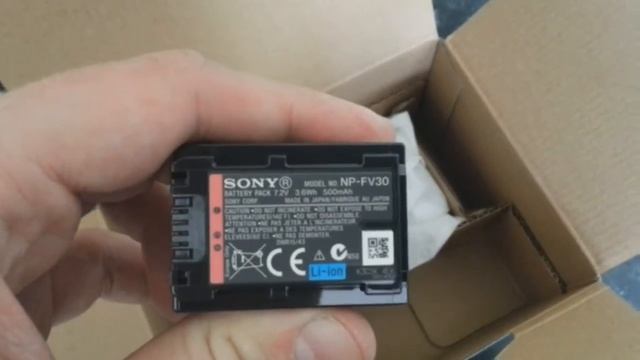Unboxing: Sony Handycam HDR-CX220E