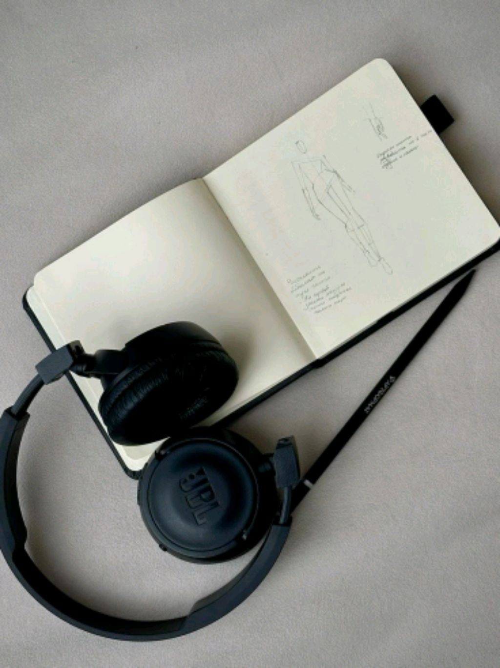 Рисую и общаюсь)