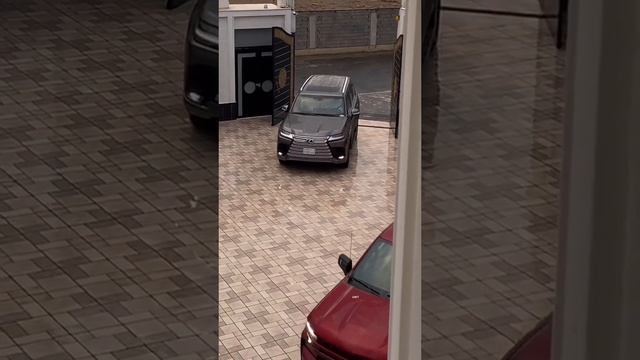 YA MARHABA LEXUS LX SUV