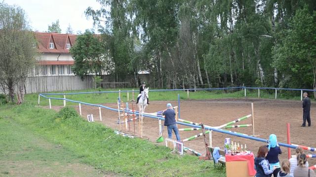 Конкур на мощность прыжка (заход 1) Алина на Прапоре (31.05.2015)