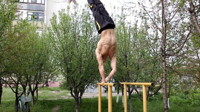 Стойка на брусьях лето 2016