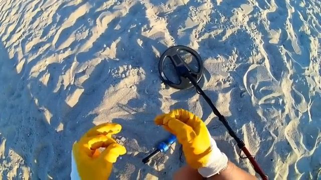 Вот это выходздесь много ЗОЛОТА!Пляжный поиск с металлоискателем на морском побережье УРЗУФА!