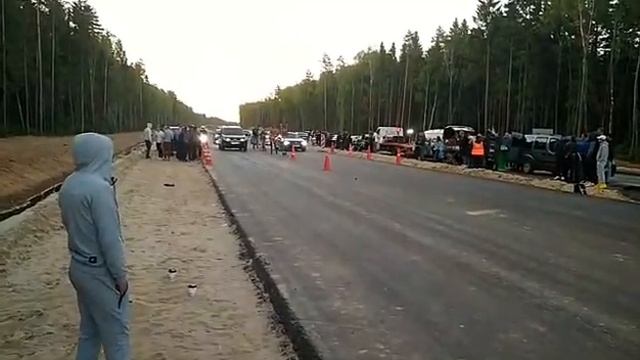 Аут Vs Мерс купеха 5.0 306 сил