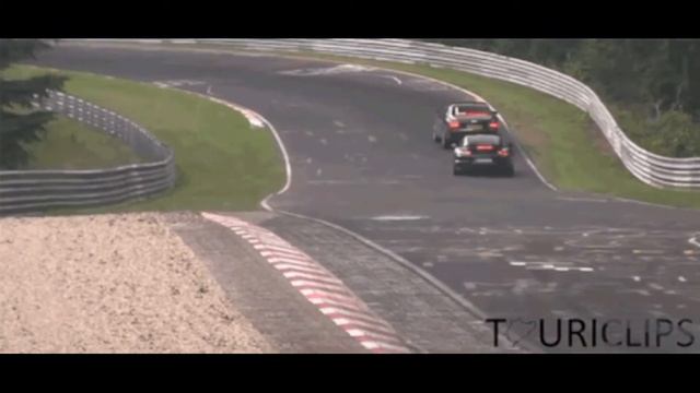 Порш 911 на треке по музыку