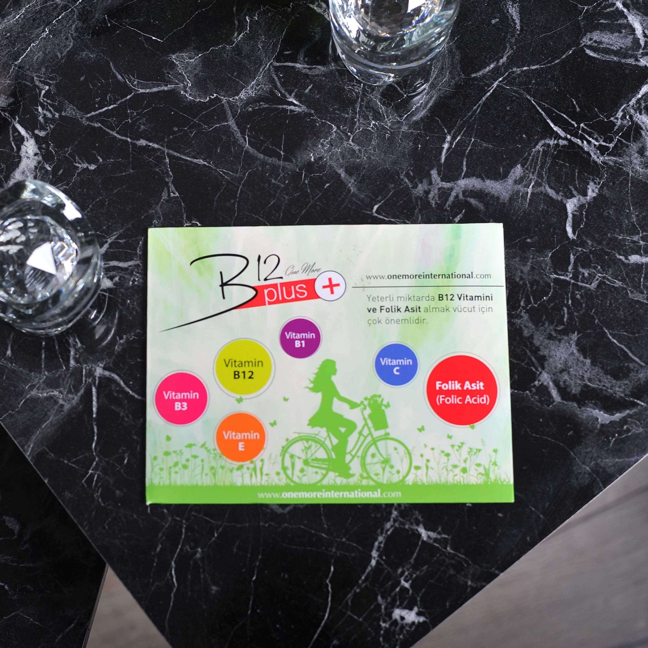 Лечебные пластыри компании One More International с витаминами группы в12+