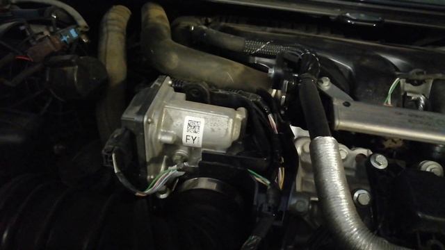 Jak Dostać Się Do Silnika?  W Renault Twingo 3 #motowizja #renault