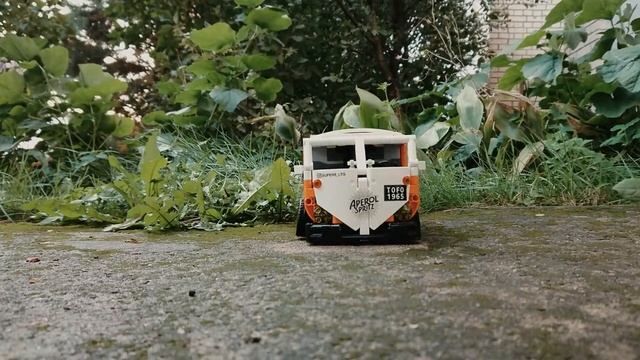 Lego Technic Volkswagen T1 - Stance Aperol Spritz Dropped Van (MOC)