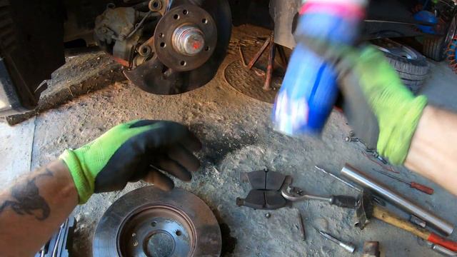 Mercedes CLK W208 Changed Front Brake Discs And Front Brake Pads , Vordere Bremsscheiben Und Beläge