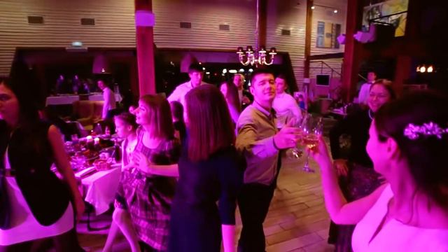 Как сделать крутую свадьбу в декабре?