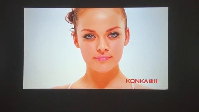 Everycom R10 LED Mini Projector