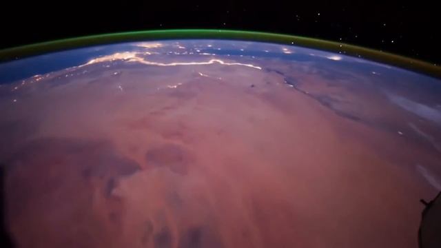Красивое видео со спутника МКС очень красиво