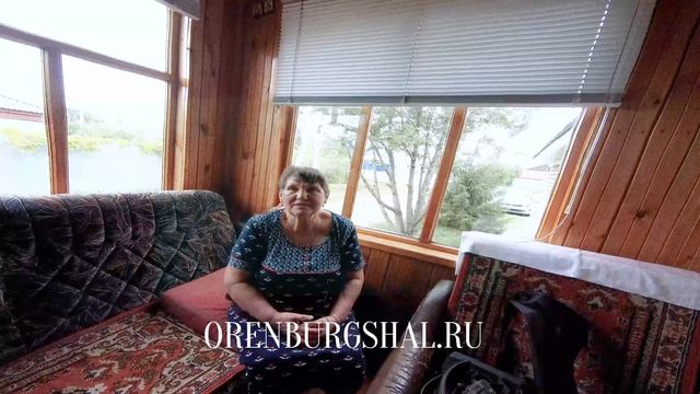 Вязальщица оренбургских пуховых платков Любовь Михайловна