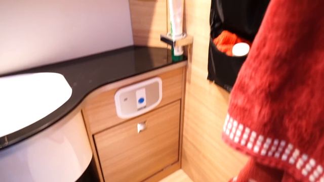 Kater Rettet Vollzeitcamper Christoph Das Leben - Aus Dem Burnout Ins Vanlife