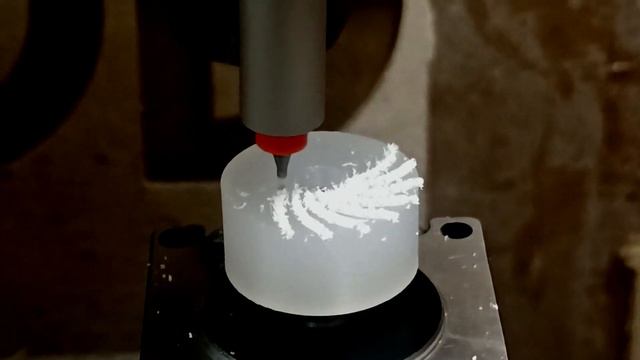 Выпиливание пластмассовой крыльчатки на шаговом двигателе