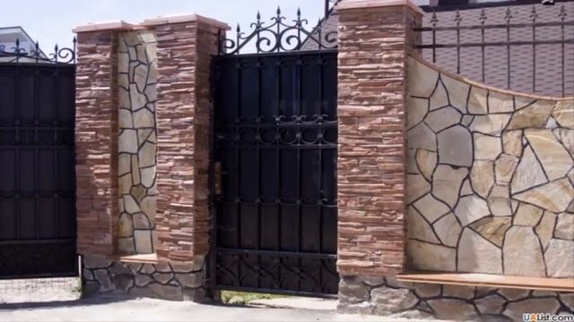 Красивые заборы из кирпича и камня.