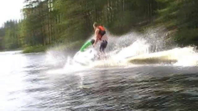 Honda Aquatrax Kompis Gäng Som Kör Bana. Jetski Kawasaki SX-R 800