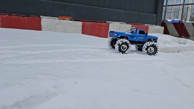 Fms Fcx24 Smasher V2 в снегу