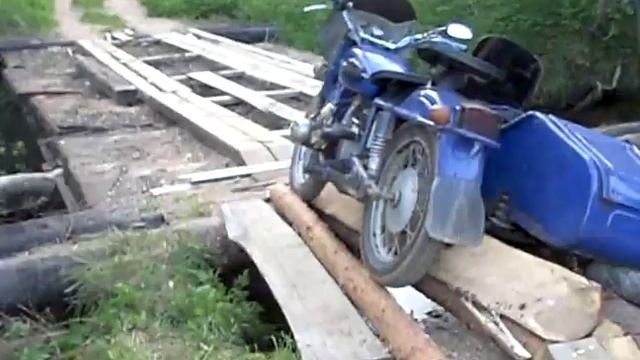 Прикол! Провалился на мотоцикле Урал )) Часть 2.