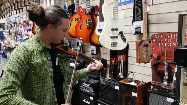 Richard Playing A 2nd Hand Yamaha SV-100 Violin @ Hobgoblin Music Birmingham