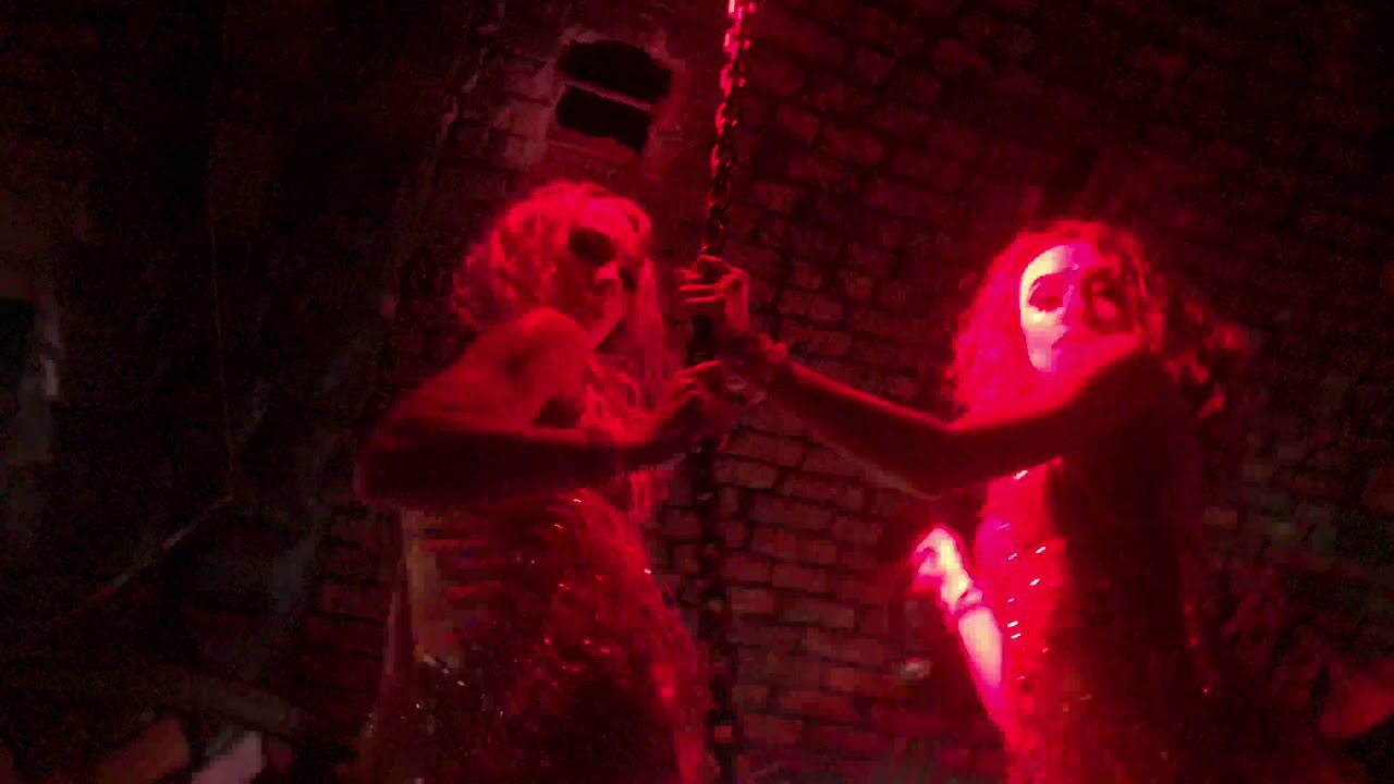 Бурлеск. Права на музыку SME