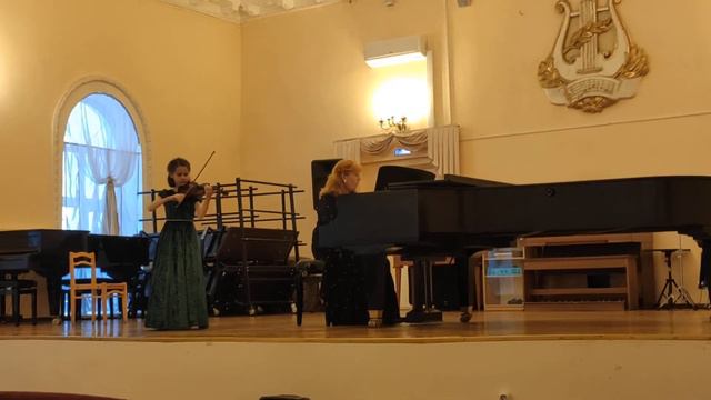 Самира Агаева (скрипка) А.Комаровский 